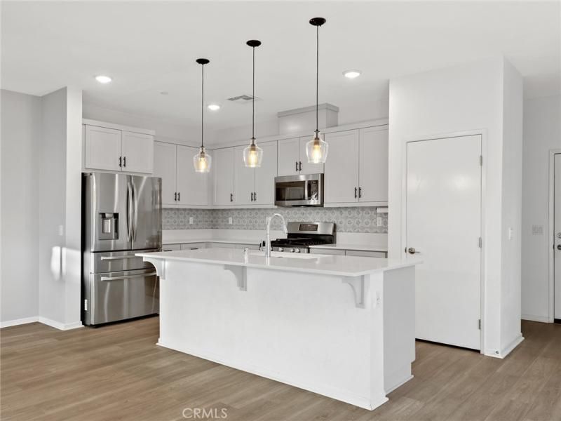 MLS #SW25148238 img 0