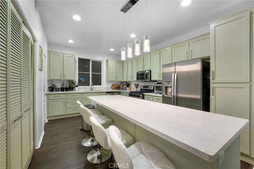 MLS #SW25251421 image #0