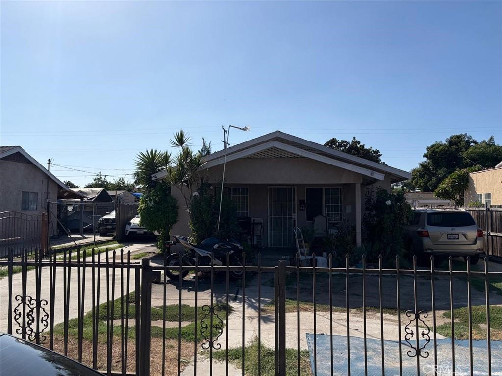6221 Heliotrope Bell CA 90201 | MLS #SW26066240 41 MLS #SW26066240 image #0