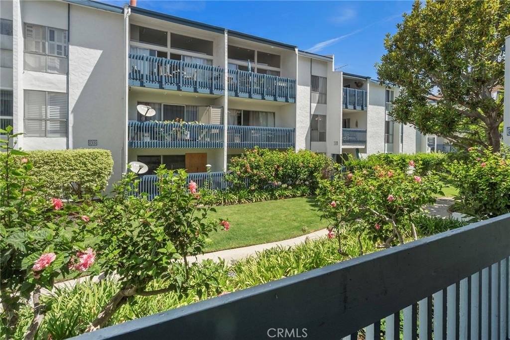 611 S Prospect AV #103 Redondo Beach CA 90277 | MLS #SW26162976 45 MLS #SW26162976 image #0
