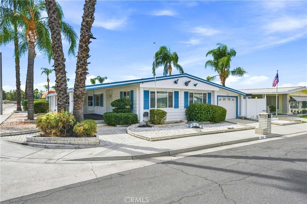 975 Vista Grande DR Hemet CA 92543 | MLS #SW26185766 45 MLS #SW26185766 image #0