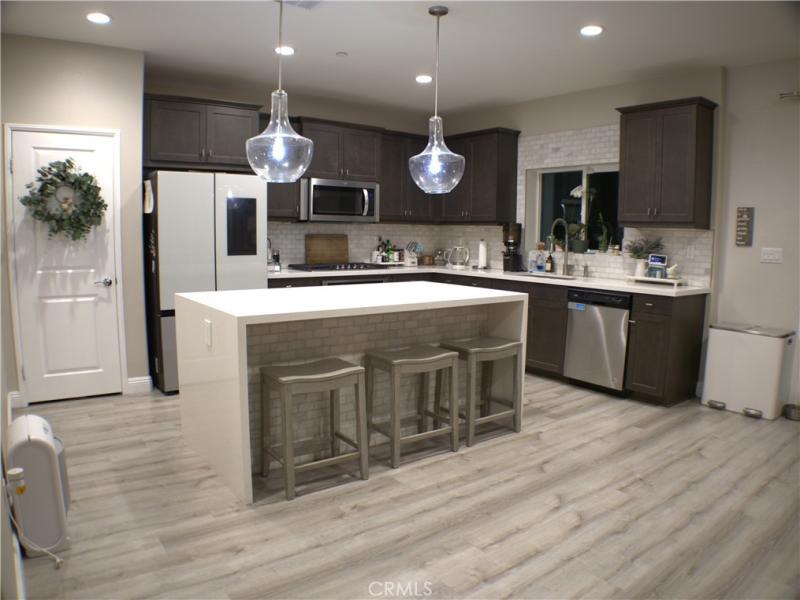 MLS #SW26210275 image #0