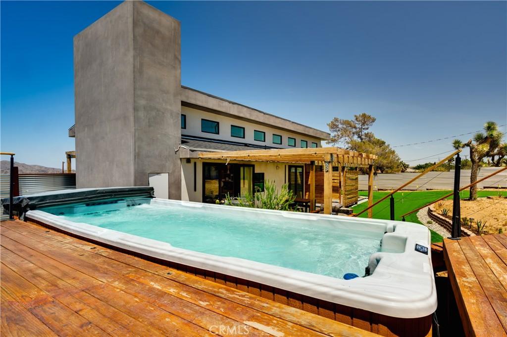 MLS #TR25214048 image #0