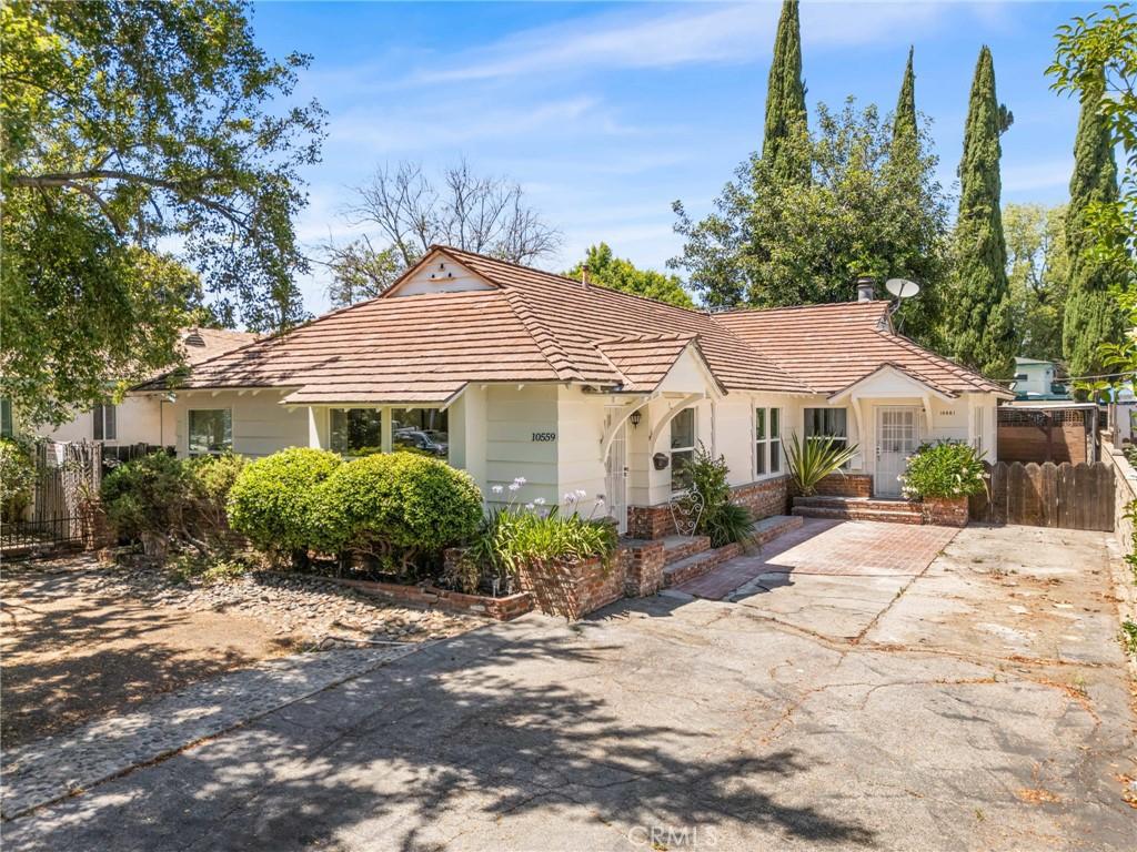 10559 Camarillo Los Angeles CA 91602 | MLS #TR26126248 45 MLS #TR26126248 image #0