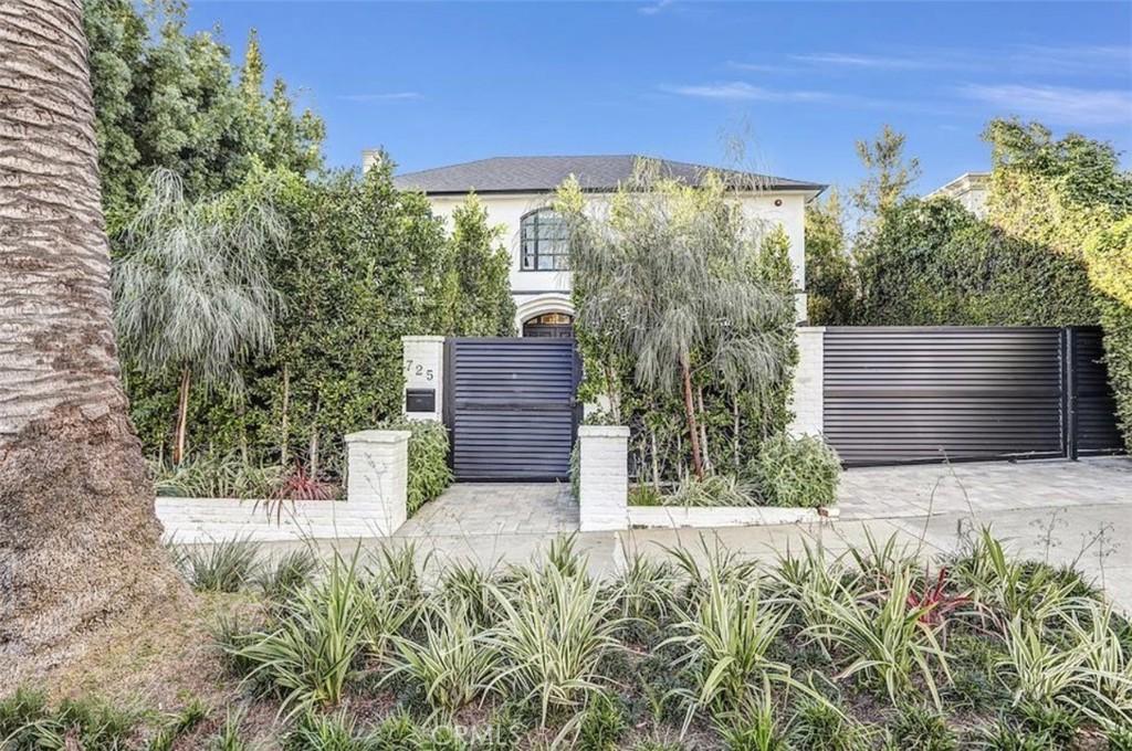 725 N Doheny Beverly Hills CA 90210 | MLS #TR26179233 45 MLS #TR26179233 image #0