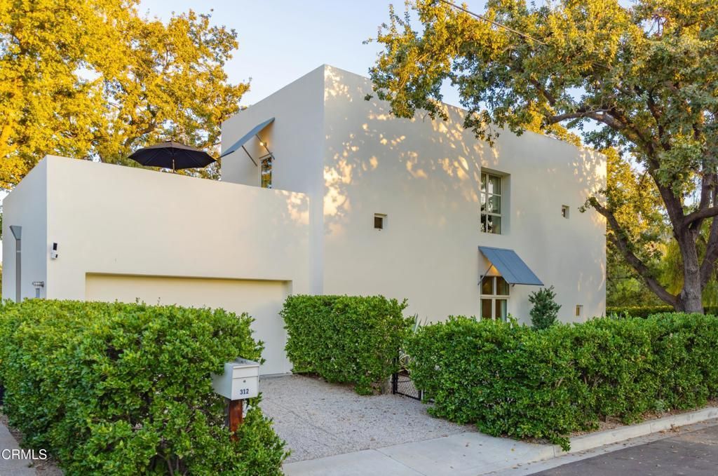 MLS #V1-33708 image #0