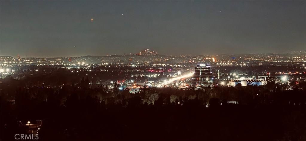 MLS #WS25056459 image #0