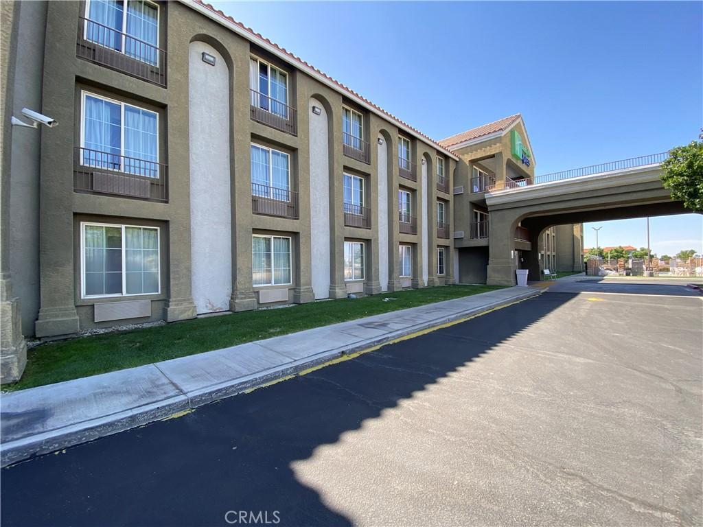 MLS #WS25070043 image #0