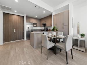 MLS #WS25108402 image #0