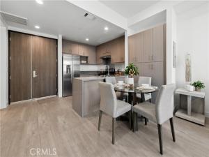 MLS #WS25108450 image #0