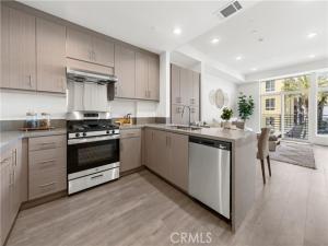 MLS #WS25131418 image #0