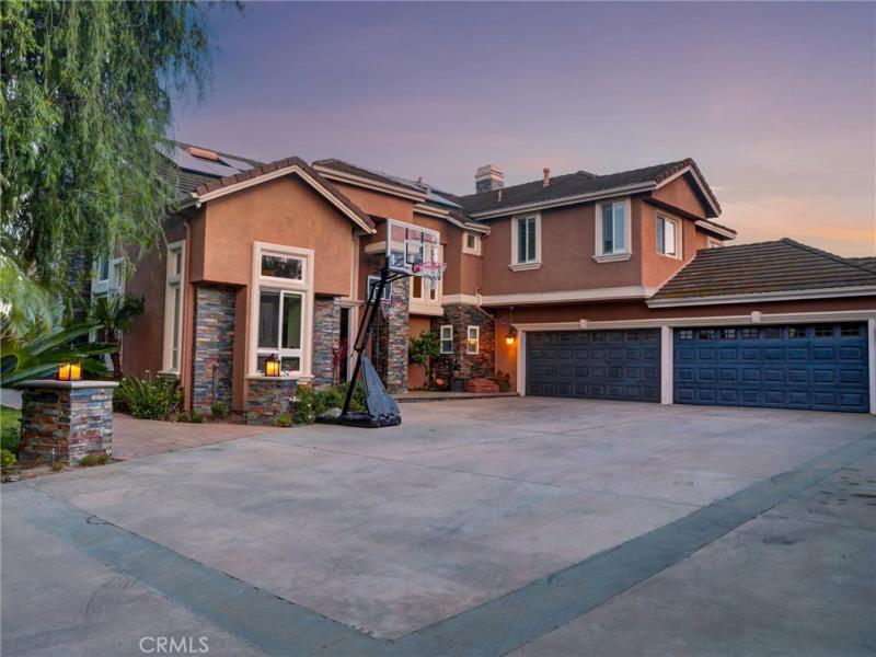 MLS #WS25134225 img 0