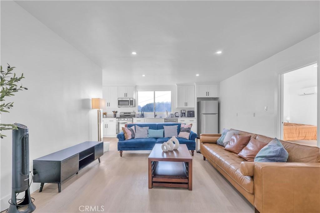 MLS #WS25142011 image #0