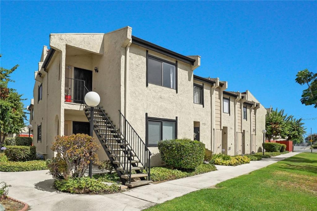 MLS #WS25165521 image #0