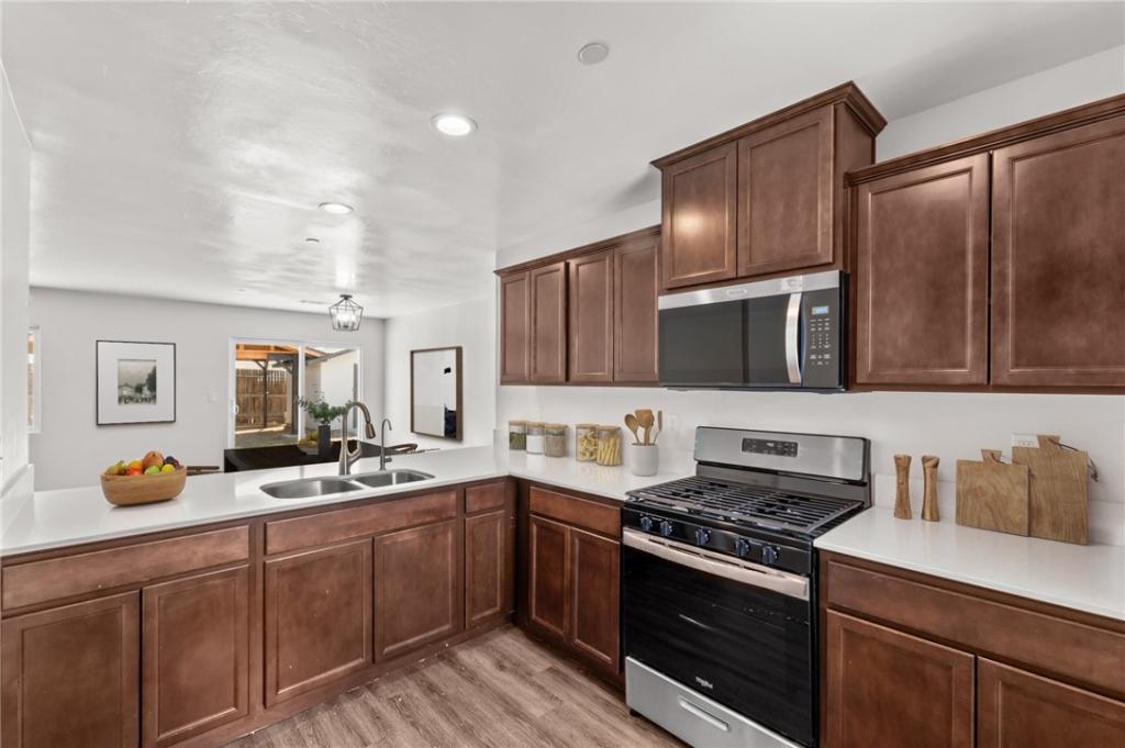 MLS #WS25176935 image #0
