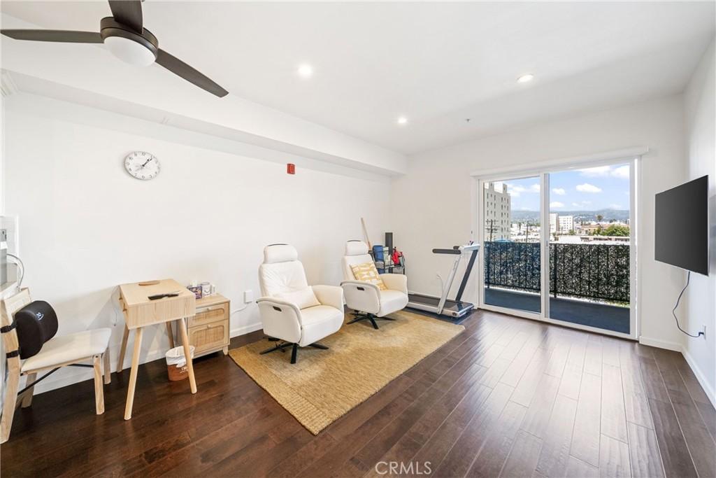 MLS #WS25192855 image #0