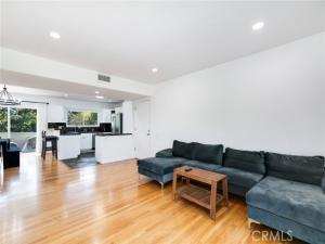 MLS #WS25197636 image #0