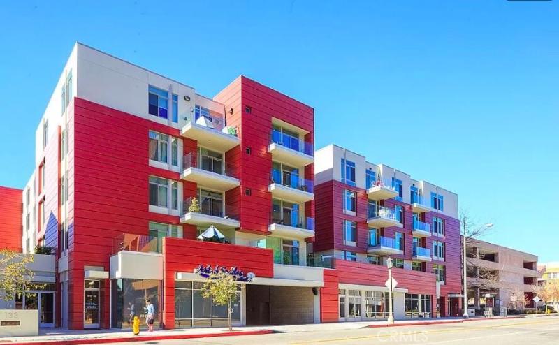 MLS #WS25215442 image #0