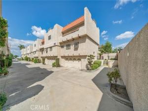 MLS #WS25216504 image #0