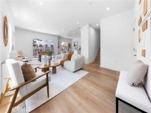 MLS #WS25218055 image #0