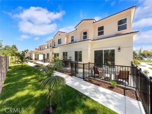 MLS #WS25218071 image #0