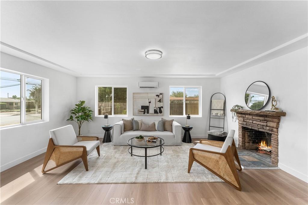 MLS #WS25222318 image #0