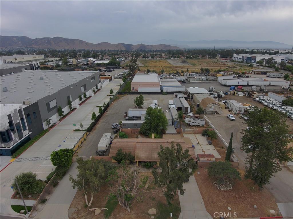 MLS #WS25223129 image #0