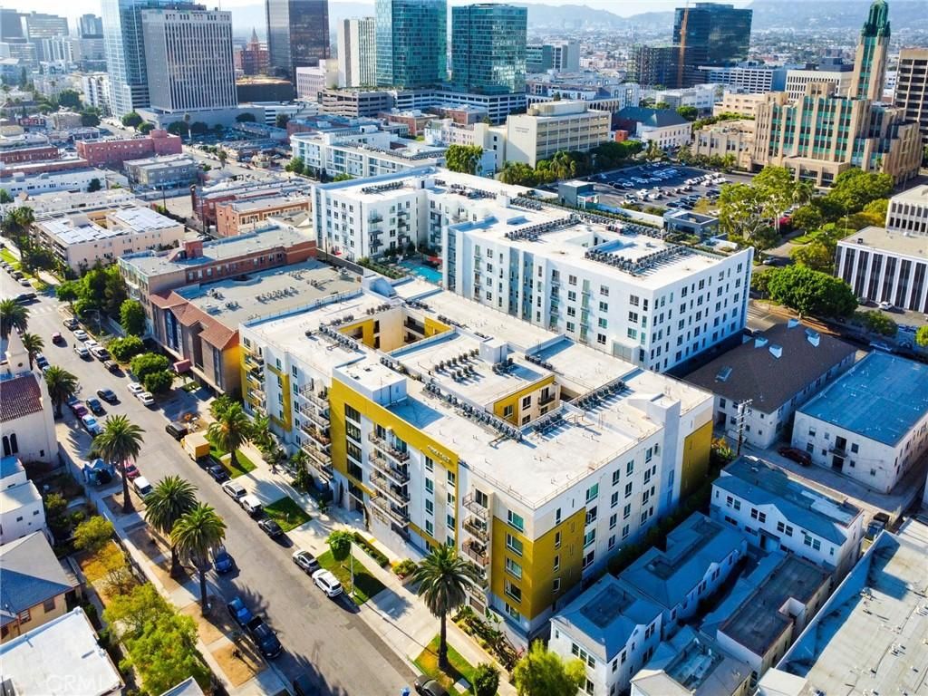 MLS #WS25223292 image #0