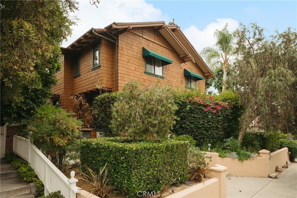 MLS #WS25225620 image #0