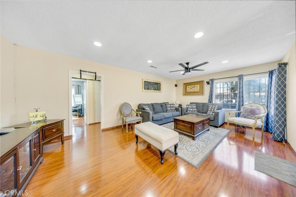 MLS #WS25231016 image #0