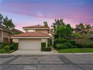 MLS #WS25235376 image #0