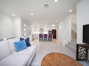 MLS #WS25236190 image #0