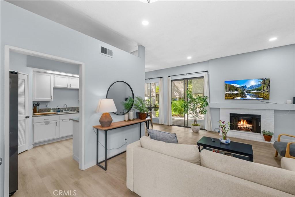 MLS #WS25236934 image #0