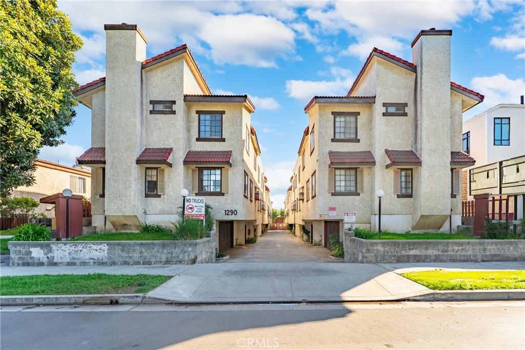 MLS #WS25239022 image #0