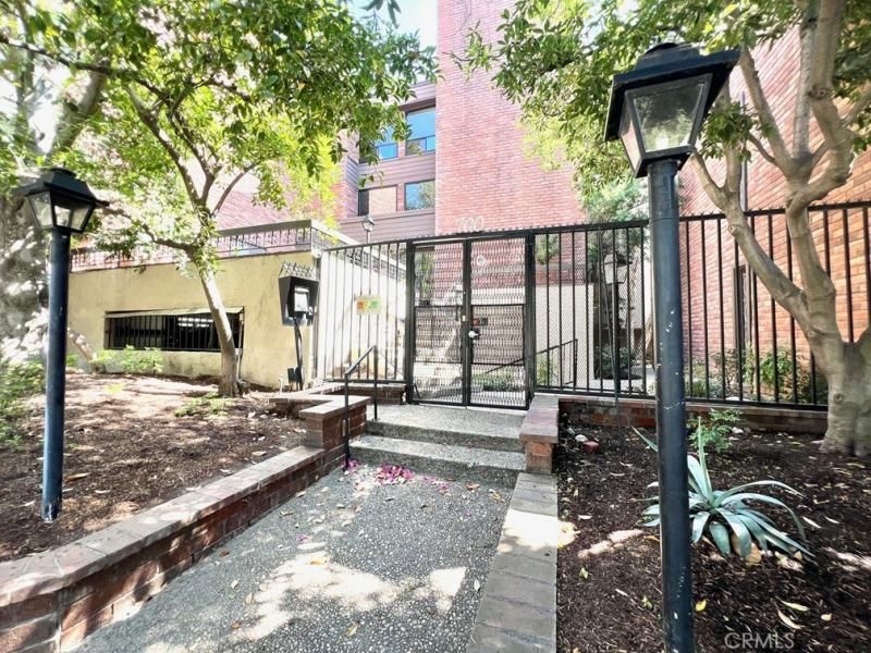 MLS #WS25239514 image #0