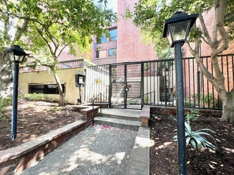 MLS #WS25239514 image #0