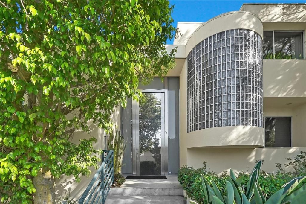 MLS #WS25240857 image #0