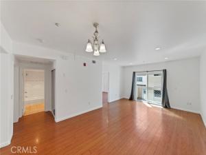 MLS #WS25241566 image #0