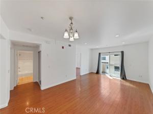 MLS #WS25241566 image #0