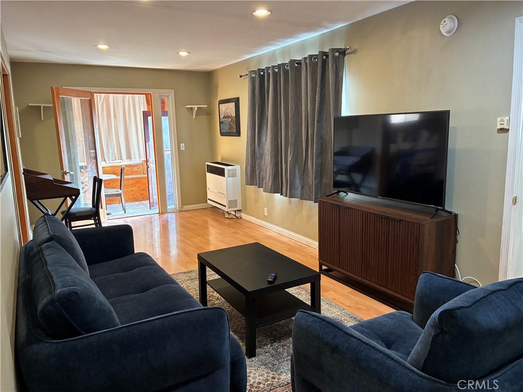 MLS #WS25242298 image #0