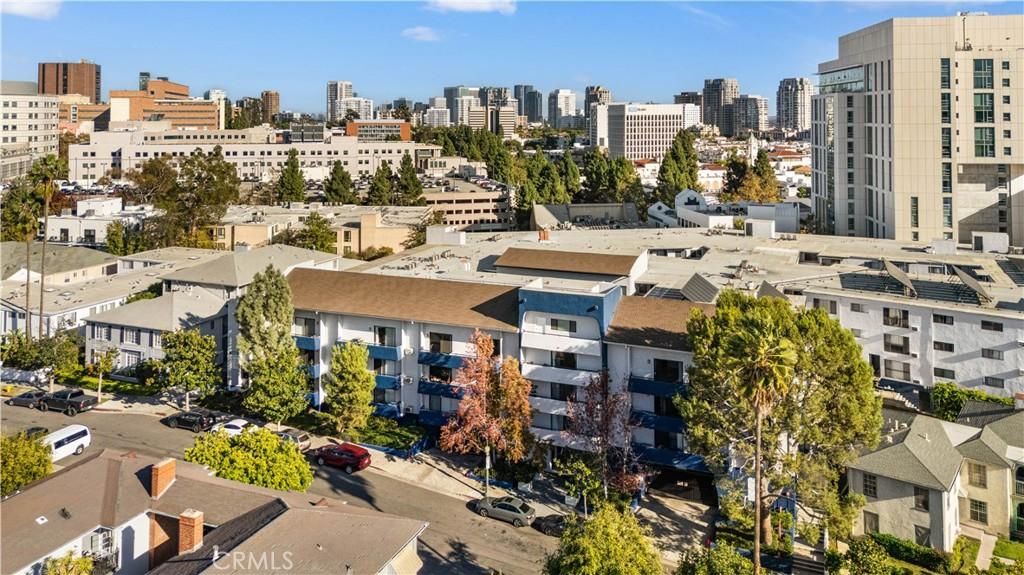 MLS #WS25244728 image #0