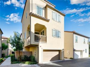 MLS #WS25247171 image #0