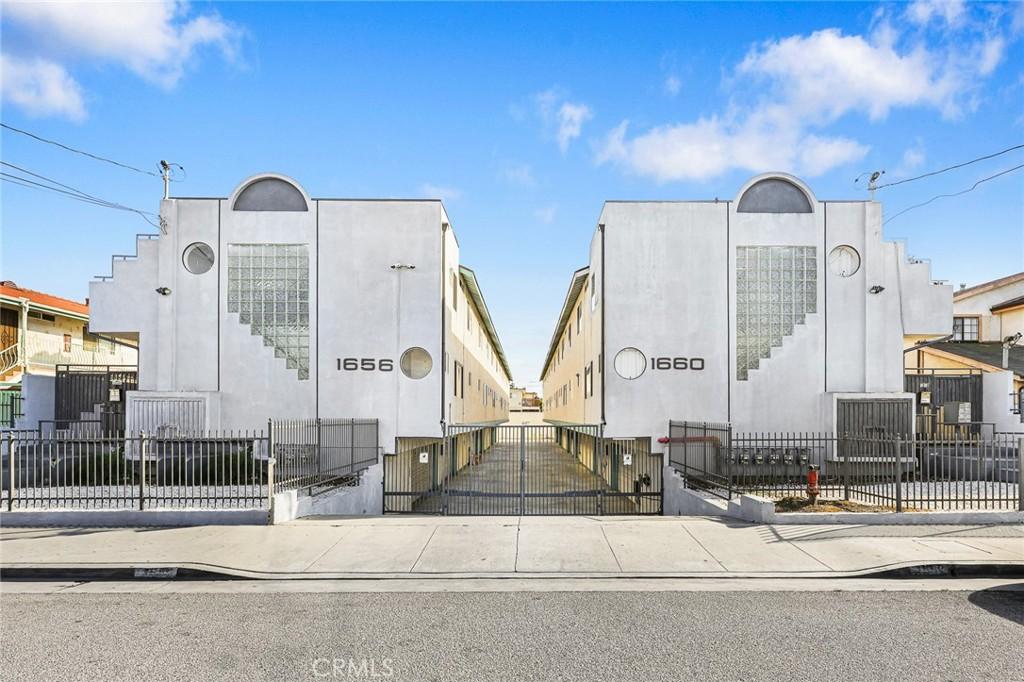 MLS #WS25247425 image #0