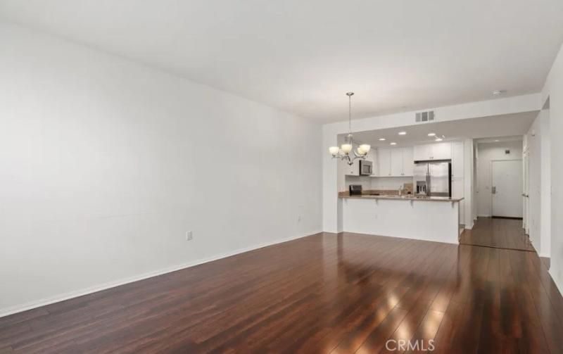 MLS #WS25249550 image #0