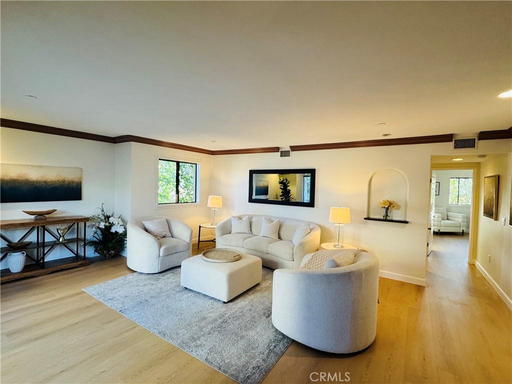 MLS #WS25255651 image #0