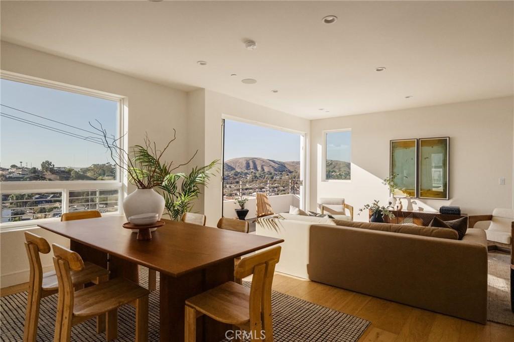 MLS #WS25257202 img 0