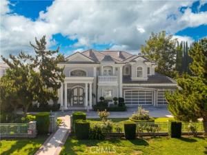 MLS #WS25258076 image #0