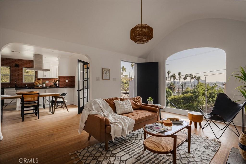 MLS #WS25259901 image #0