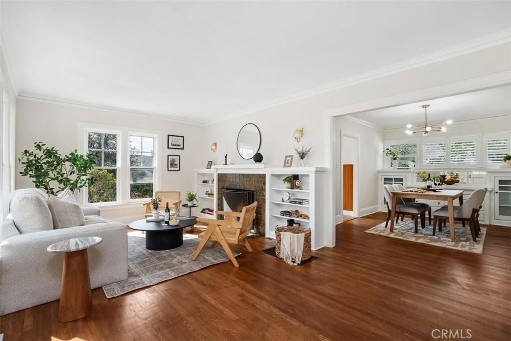 MLS #WS25262229 image #0