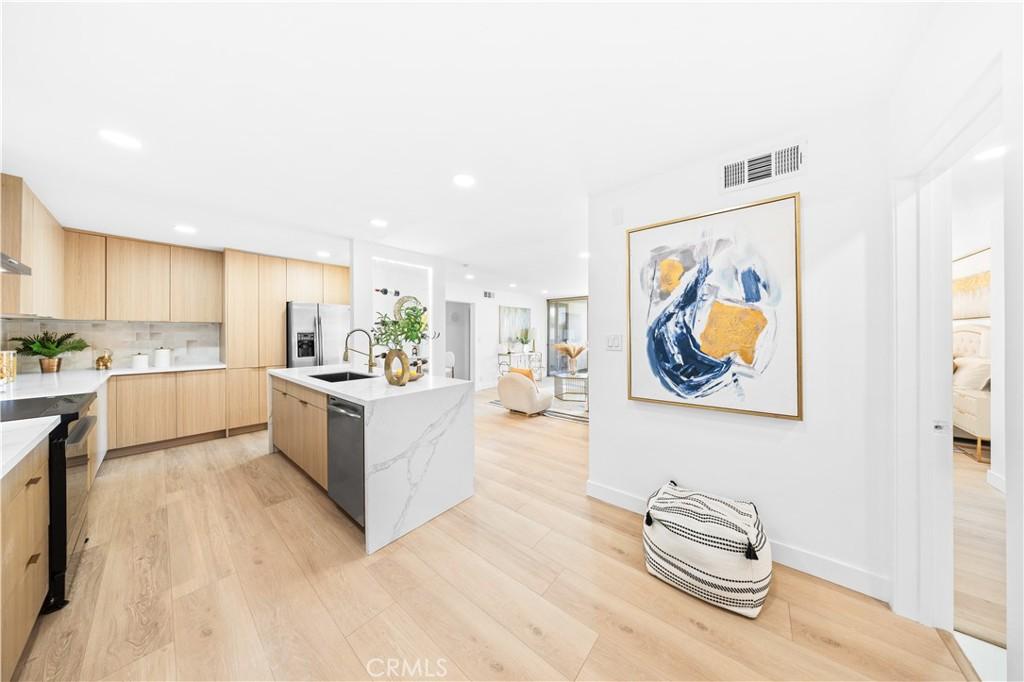 MLS #WS25262410 image #0